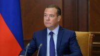 Tramp Ukrayna münaqişəsinə son verə bilər - Medvedev