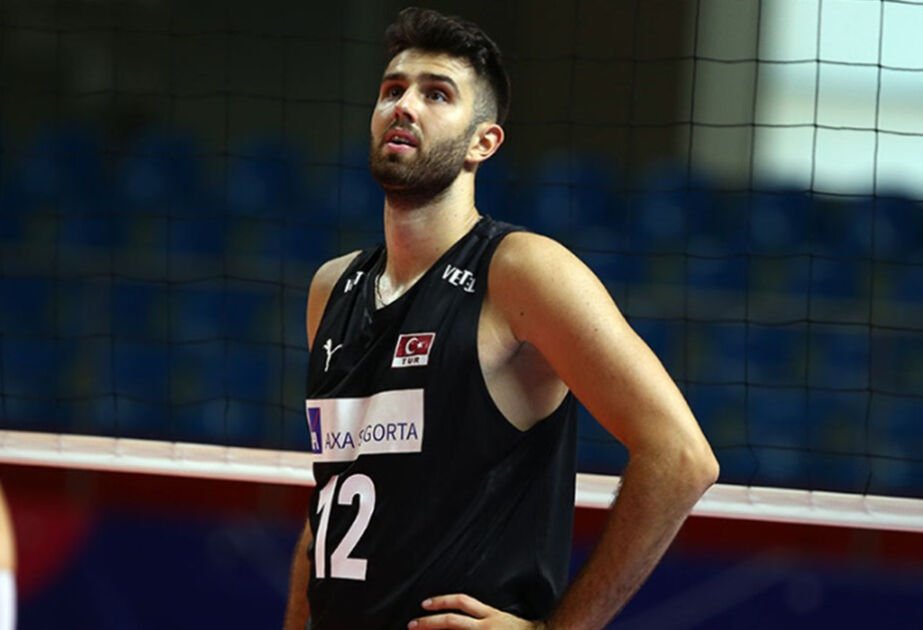 “Fənərbağça” “Qalatasaray”ın sabiq voleybolçusunu transfer etdi