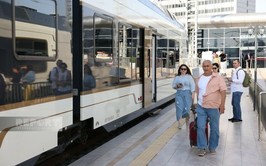 Bakı-Qazax sürətli sərnişin qatarı istifadəyə verildi