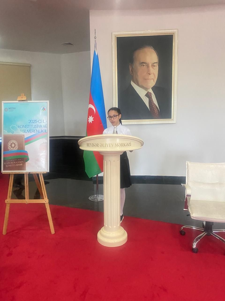 Azərbaycanda 7 ci sinif şagiridinin kitabı nəşr olundu
