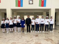 Baş Dövlət Yol Polisi İdarəsi uşaqları təbrik edir və təhlükəsizliyə çağırır