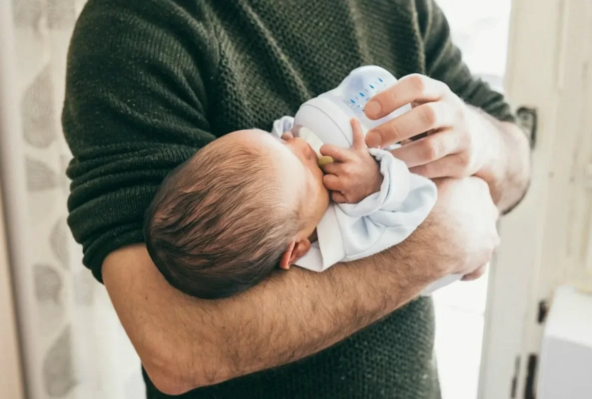 Atalıq məzuniyyətinə çıxmaq istəyənlərin NƏZƏRİNƏ: Yeni funksiya aktivləşdirildi Atalıq məzuniyyətinə çıxmaq istəyənlərin NƏZƏRİNƏ: Yeni funksiya aktivləşdirildi